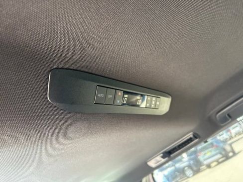 Used 2025 Toyota Sienna XSE w/ XSE Plus Package AWD/4WD image 15