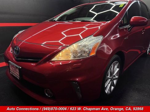Used 2014 Toyota Prius V Five FWD image 27