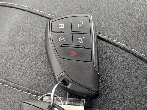 Used 2025 GMC Acadia Elevation image 32