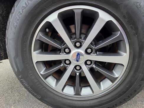 Used 2018 Ford Expedition Max XLT image 45
