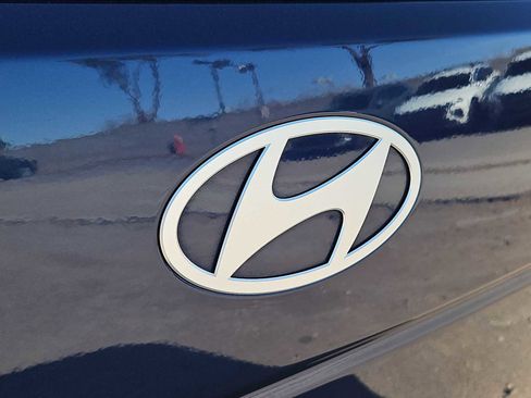 Used 2025 Hyundai Santa Fe SEL image 11