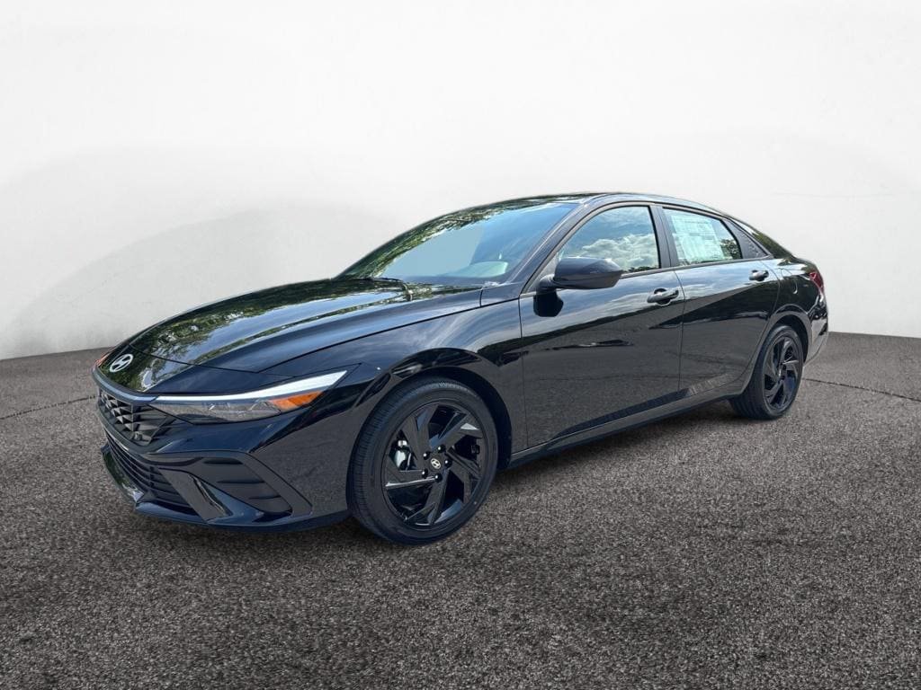New 2026 Hyundai Elantra SEL Sport FWD image 2