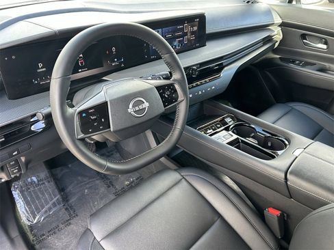 Certified 2025 Nissan Murano SV image 27