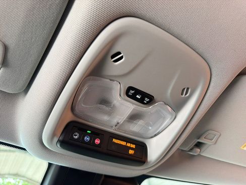 Used 2024 Chevrolet TrailBlazer LT w/ Driver Confidence Package FWD image 27