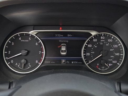 Used 2025 Nissan Sentra SR w/ SR Premium Package FWD image 24