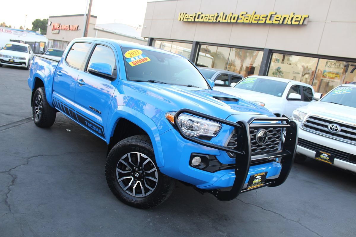 Used 2021 Toyota Tacoma TRD Sport AWD/4WD image 39