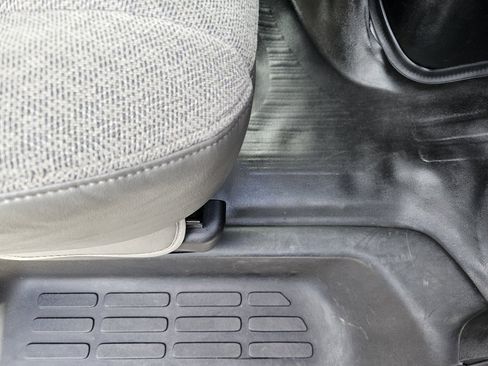 Used 2020 Chevrolet Express 3500 LS image 28