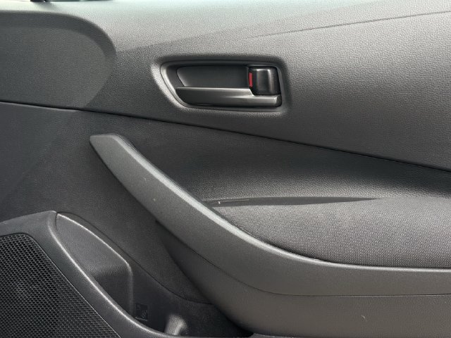 Used 2025 Toyota Corolla LE FWD image 26