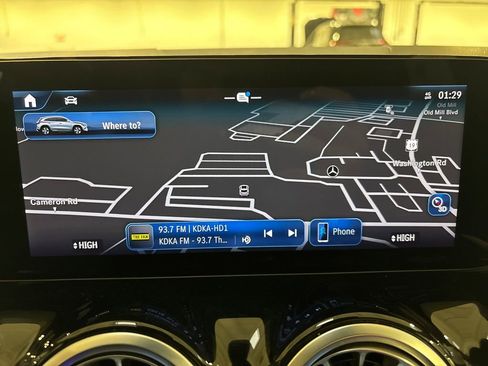 Used 2025 Mercedes-Benz GLA 250 4MATIC image 19