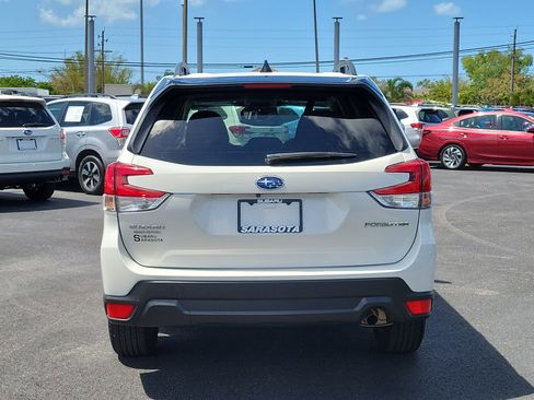 Used 2024 Subaru Forester Premium image 5