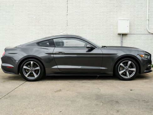 Used 2016 Ford Mustang Premium RWD image 6