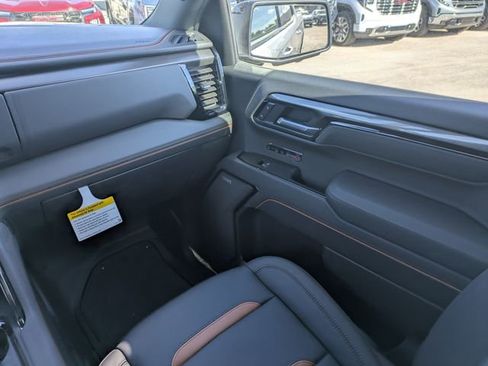 New 2026 GMC Sierra 1500 AT4 w/ AT4 Premium Package AWD/4WD image 17