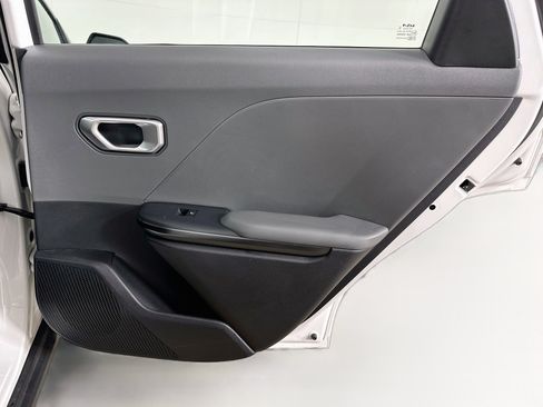 Used 2025 Kia K4 FWD image 28