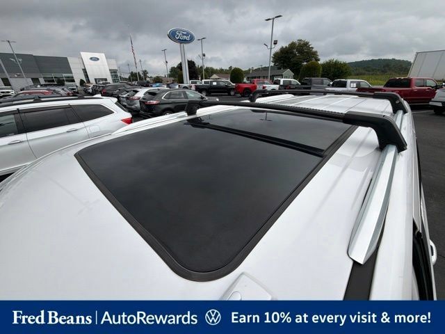 Used 2023 GMC Yukon XL Denali Ultimate AWD/4WD image 13