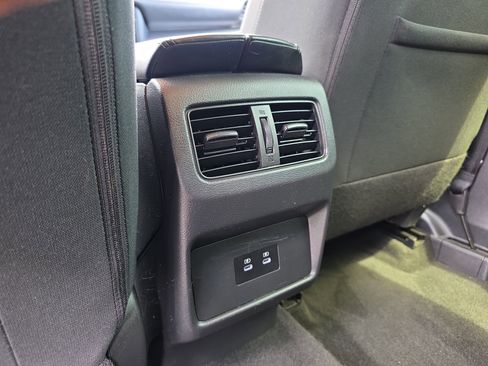 Used 2024 Nissan Rogue SV image 15