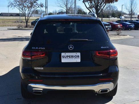Used 2022 Mercedes-Benz GLB 250 4MATIC image 6