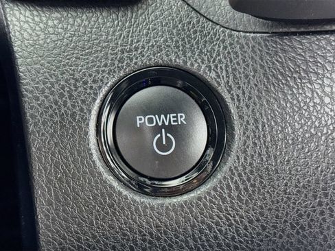 Used 2025 Toyota Camry SE AWD/4WD image 31