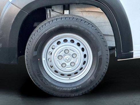 Used 2025 RAM ProMaster 2500 w/ Convenience Group image 24