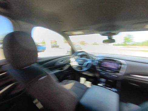 Used 2023 Chevrolet Traverse LT FWD image 21
