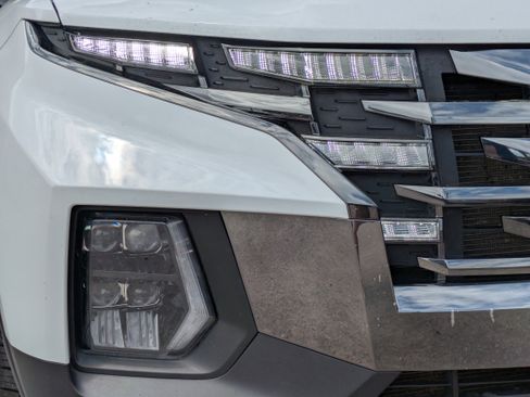 Certified 2024 Hyundai Santa Cruz Limited image 10