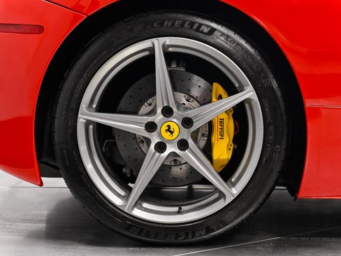Used 2013 Ferrari 458 Spider RWD image 52