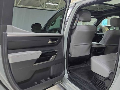Used 2025 Toyota Tundra Limited image 15