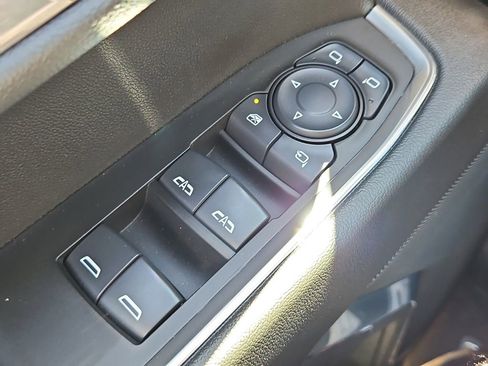 Used 2025 GMC Sierra 1500 SLT image 19