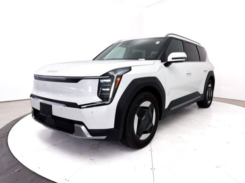 Certified 2024 Kia EV9 Wind AWD/4WD image 15