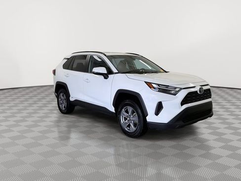 Used 2025 Toyota RAV4 XLE image 13