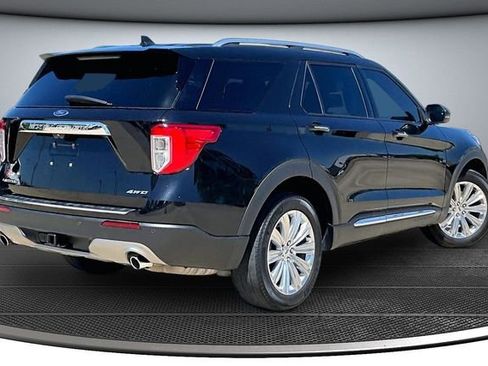 Used 2022 Ford Explorer Limited w/ Equipment Group 301A AWD/4WD image 6
