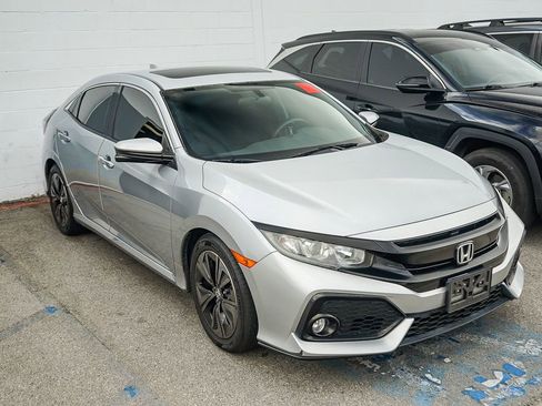 Used 2018 Honda Civic EX image 3