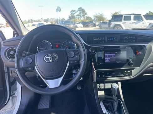 Used 2019 Toyota Corolla LE image 15