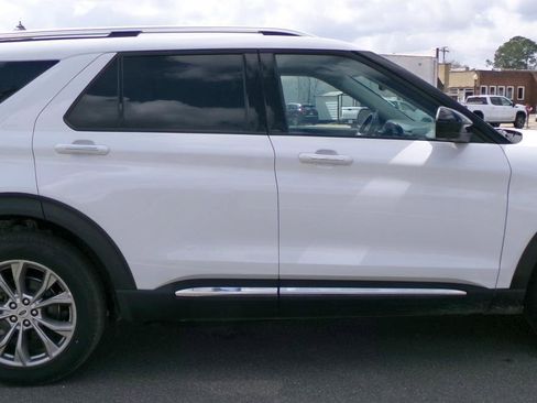 Used 2023 Ford Explorer Limited image 5