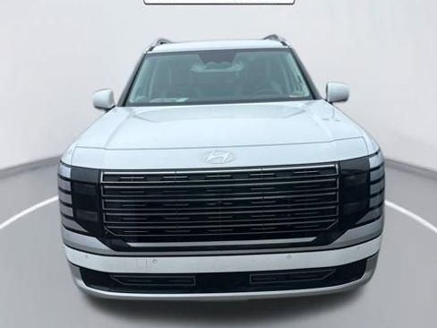 Used 2026 Hyundai Palisade Calligraphy image 2