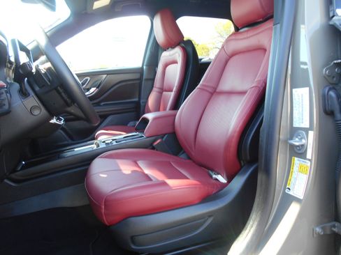 Used 2026 Lincoln Corsair Grand Touring AWD/4WD image 8