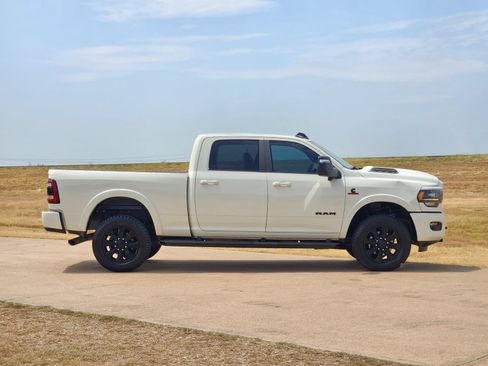 Used 2024 RAM 2500 Limited AWD/4WD image 7