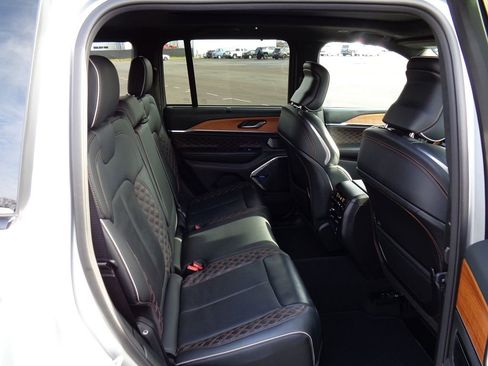 Certified 2022 Jeep Grand Cherokee Summit image 11