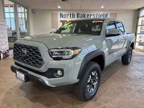 Used 2023 Toyota Tacoma TRD Off-Road w/ Technology Package RWD image 6