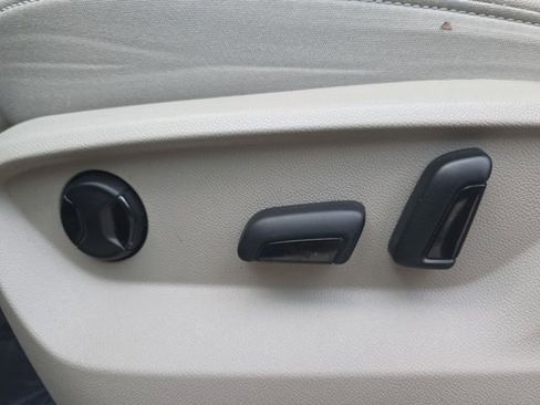 Used 2023 Volkswagen Atlas SE w/ Panoramic Sunroof Package image 44