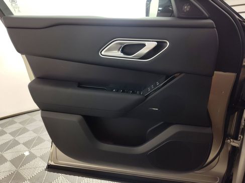 Used 2026 Land Rover Range Rover Velar Dynamic SE AWD/4WD image 16