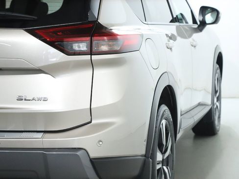 Certified 2024 Nissan Rogue SL image 46