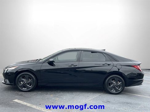 Used 2023 Hyundai Elantra SEL w/ Cargo Package image 22