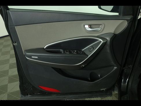 Used 2017 Hyundai Santa Fe Sport image 14