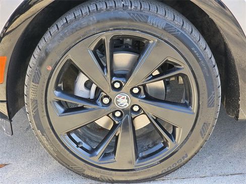 Used 2022 Buick Envision Essence w/ Technology Package I image 9