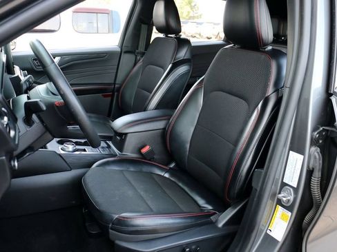 Used 2025 Ford Escape ST-Line Select AWD/4WD image 18