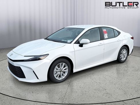 New 2026 Toyota Camry LE FWD image 2