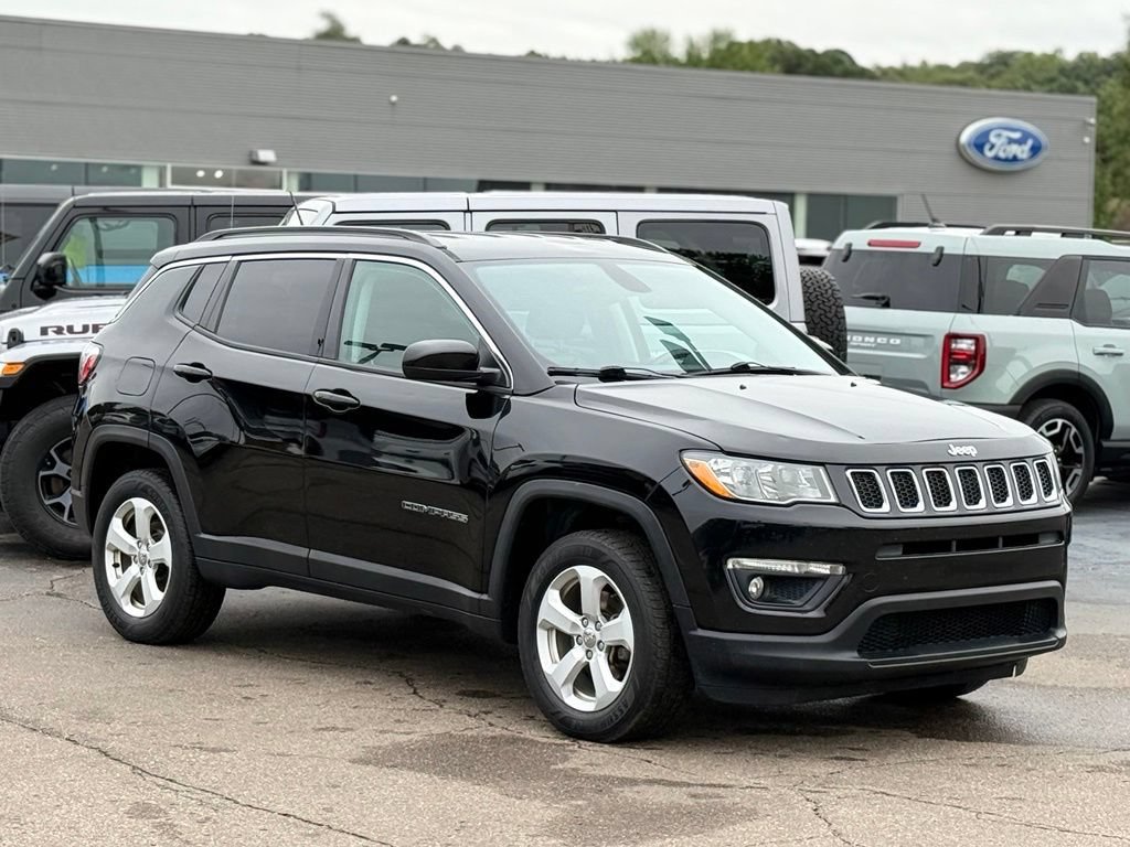 Used 2018 Jeep Compass Latitude w/ Cold Weather Group AWD/4WD image 25
