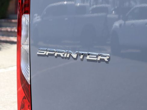 Used 2025 Mercedes-Benz Sprinter 2500 image 47