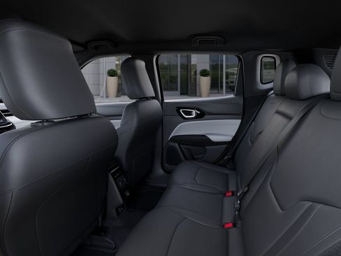 Used 2026 Jeep Compass Limited AWD/4WD image 23