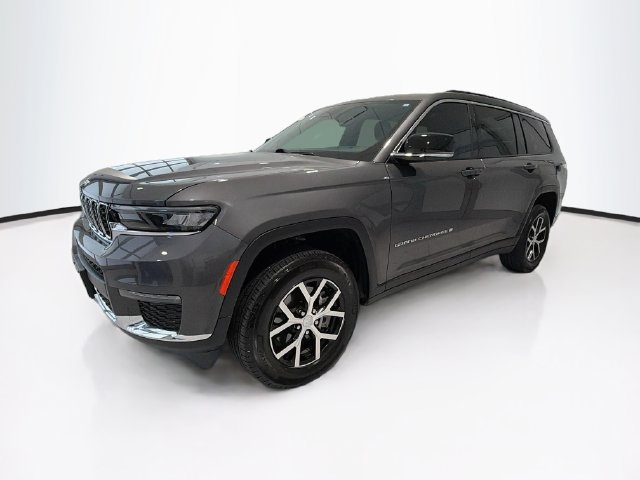 Used 2024 Jeep Grand Cherokee L Limited AWD/4WD image 3